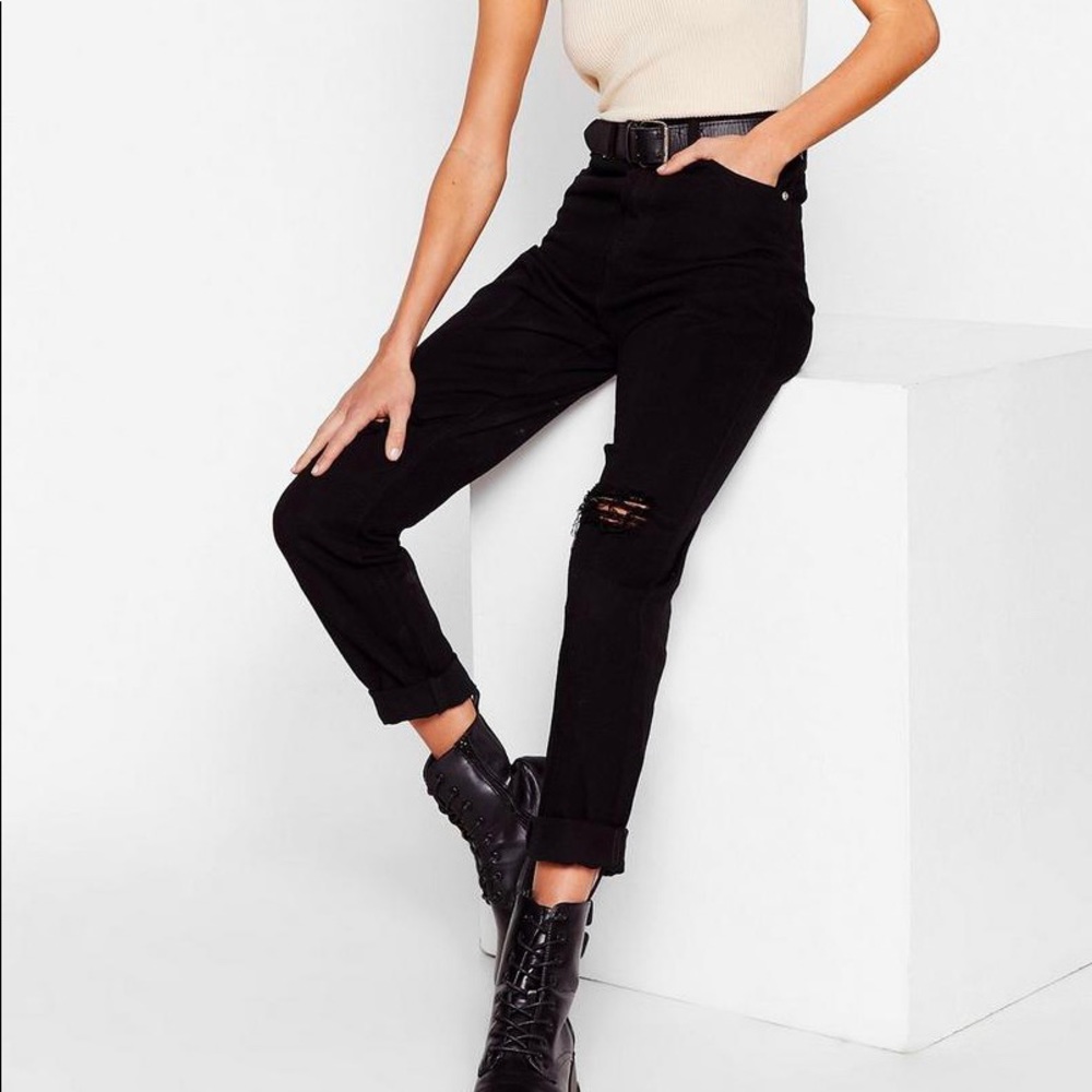 Nasty Gal High Waisted Mom Jeans with Distressed knees, ankle length size US 6